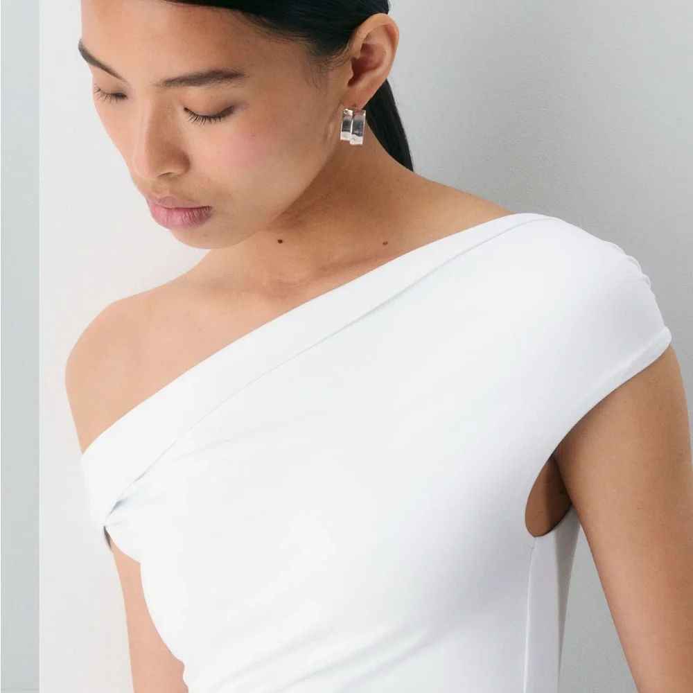 Aritzia Original Contour Ravish Top - Picture 12 of 15